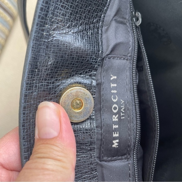 Authentic Metro City Hobo Bag - Picture 7 of 14